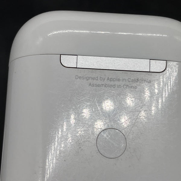 【中古】AirPods with Wireless Charging Case  MRXJ2J-A【秋葉原】