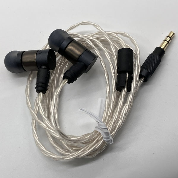 【美品】サーモス VECLOS EPT-500 TG チタンゴールド イヤホン VECLOS EPT-500-TG チタンゴールド カナル型イヤホン｜の通販は