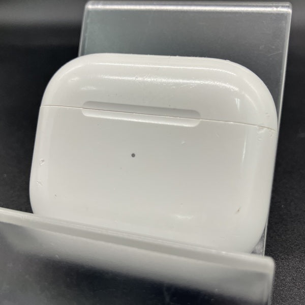 【中古】AirPods Lightning 充電ケース (第3世代)【秋葉原】