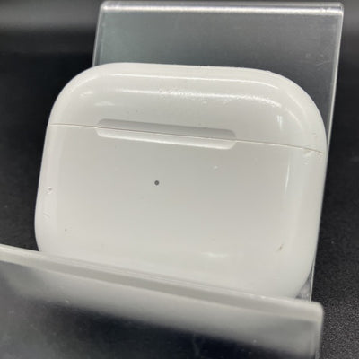 【中古】AirPods Lightning 充電ケース (第3世代)【秋葉原】
