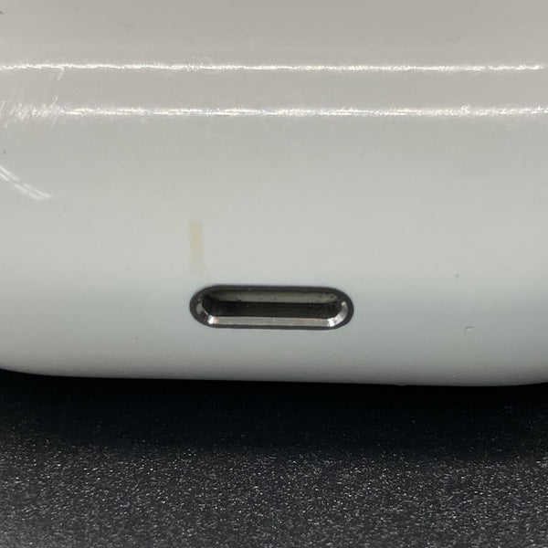【中古】AirPods Lightning 充電ケース (第3世代)【秋葉原】