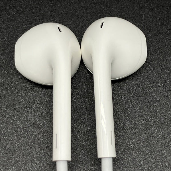 【中古】EarPods with Lightning Connector【秋葉原】
