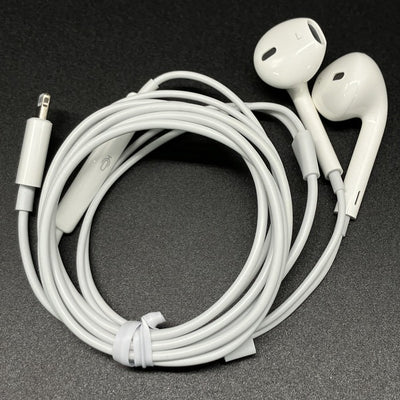 【中古】EarPods with Lightning Connector【秋葉原】