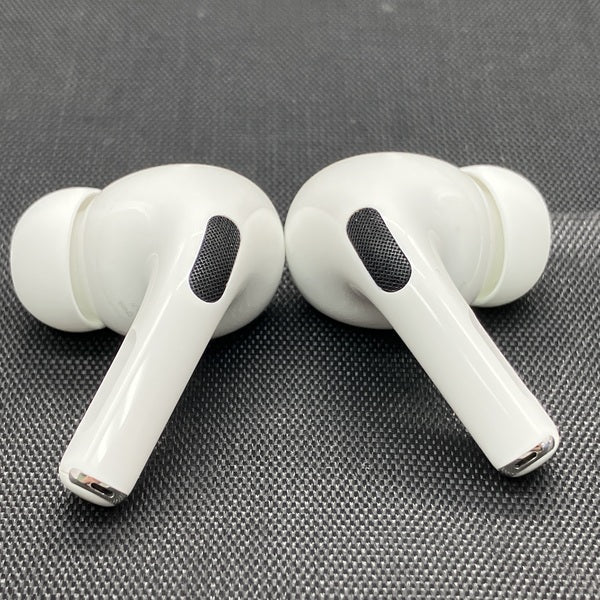 【中古】MagSafe充電ケース(USB-C)付きAirPods Pro(第2世代) MTJV3JA【秋葉原】