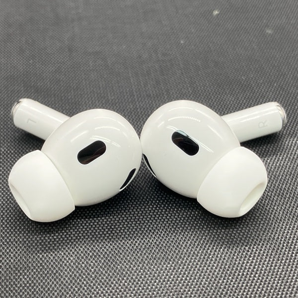 【中古】MagSafe充電ケース(USB-C)付きAirPods Pro(第2世代) MTJV3JA【秋葉原】