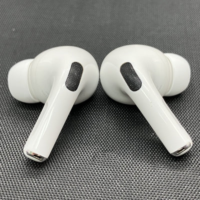 【中古】MagSafe充電ケース(USB-C)付きAirPods Pro(第2世代) MTJV3JA【秋葉原】