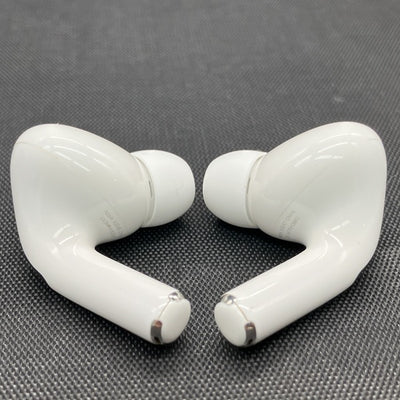 【中古】MagSafe充電ケース(USB-C)付きAirPods Pro(第2世代) MTJV3JA【秋葉原】