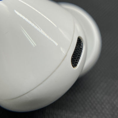 【中古】MagSafe充電ケース(USB-C)付きAirPods Pro(第2世代) MTJV3JA【秋葉原】