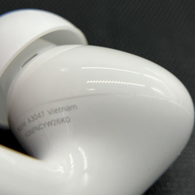 【中古】MagSafe充電ケース(USB-C)付きAirPods Pro(第2世代) MTJV3JA【秋葉原】
