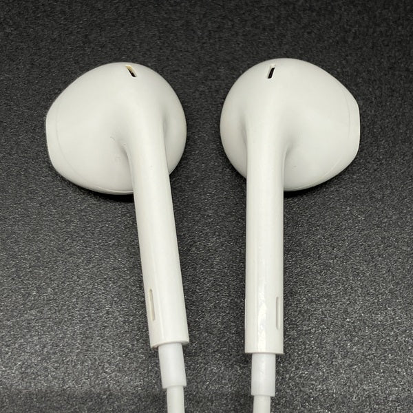 【中古】Apple EarPods with Remote and Mic【秋葉原】