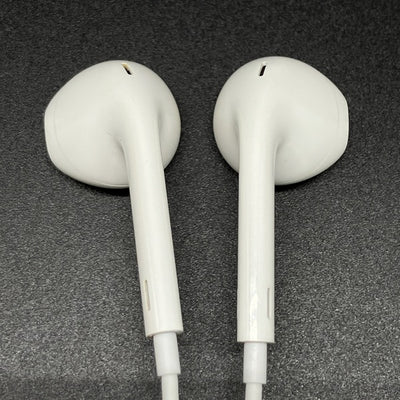 【中古】Apple EarPods with Remote and Mic【秋葉原】