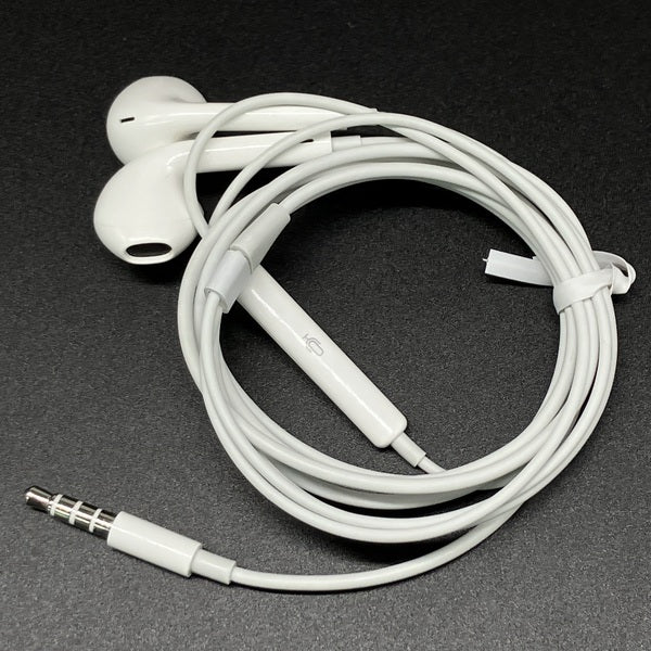 【中古】Apple EarPods with Remote and Mic【秋葉原】