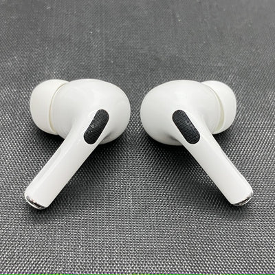 【中古】MagSafe充電ケース(USB-C)付きAirPods Pro(第2世代) MTJV3JA【秋葉原】
