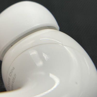 【中古】MagSafe充電ケース(USB-C)付きAirPods Pro(第2世代) MTJV3JA【秋葉原】