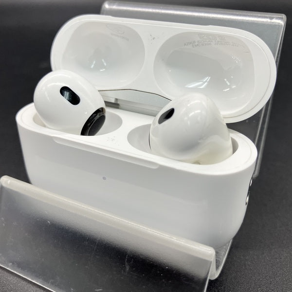 【中古】MagSafe充電ケース(USB-C)付きAirPods Pro(第2世代) MTJV3JA【秋葉原】