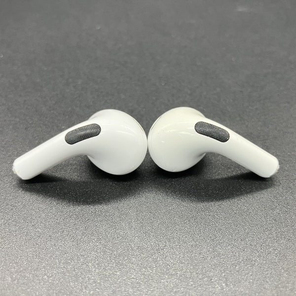 【中古】MagSafe充電ケース(USB-C)付きAirPods Pro(第2世代) MTJV3JA【秋葉原】