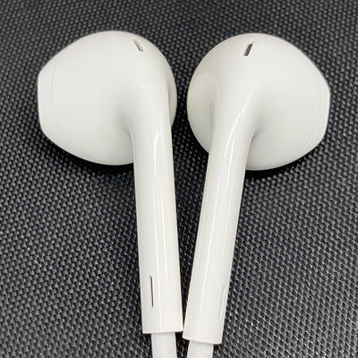 【中古】Apple EarPods with Remote and Mic【日本橋】