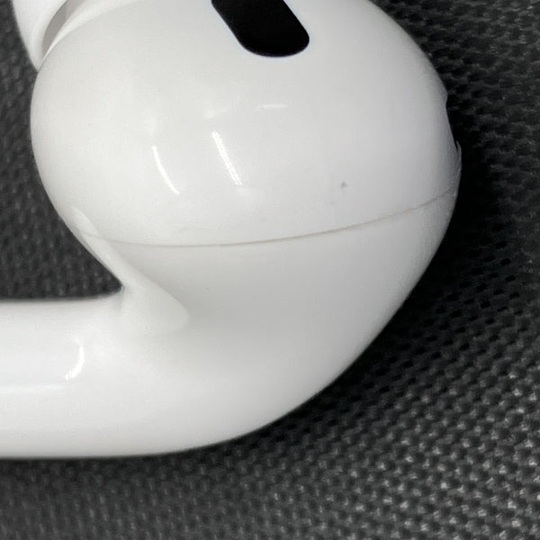 【中古】MagSafe充電ケース(USB-C)付きAirPods Pro(第2世代) MTJV3JA【秋葉原】
