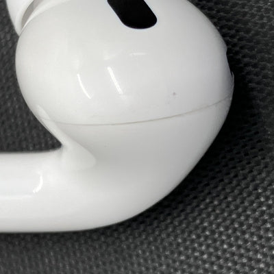 【中古】MagSafe充電ケース(USB-C)付きAirPods Pro(第2世代) MTJV3JA【秋葉原】