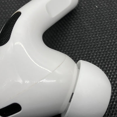 【中古】MagSafe充電ケース(USB-C)付きAirPods Pro(第2世代) MTJV3JA【秋葉原】