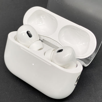 【中古】MagSafe充電ケース(USB-C)付きAirPods Pro(第2世代) MTJV3JA【秋葉原】