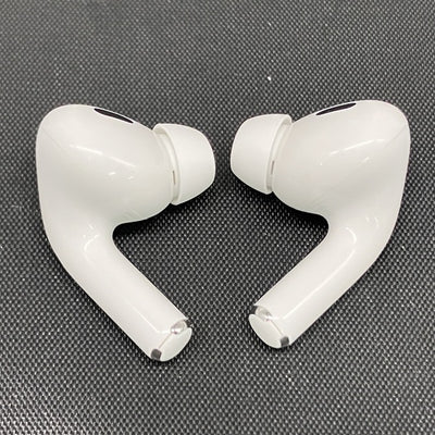 【中古】MagSafe充電ケース(USB-C)付きAirPods Pro(第2世代) MTJV3JA【秋葉原】