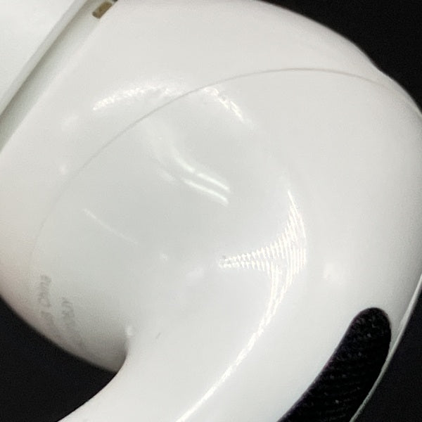 【中古】MagSafe充電ケース(USB-C)付きAirPods Pro(第2世代) MTJV3JA【秋葉原】