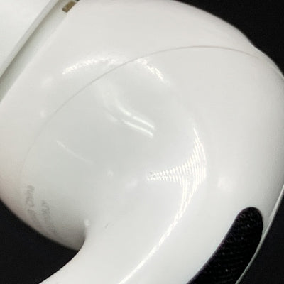 【中古】MagSafe充電ケース(USB-C)付きAirPods Pro(第2世代) MTJV3JA【秋葉原】
