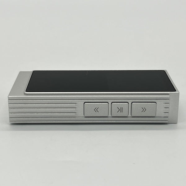 【中古】UA6 Silver【秋葉原】