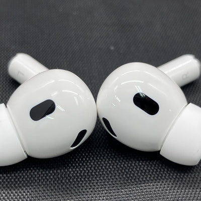 【中古】MagSafe充電ケース(USB-C)付きAirPods Pro(第2世代) MTJV3JA【秋葉原】