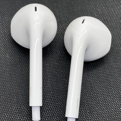 【中古】Apple EarPods with Remote and Mic【秋葉原】