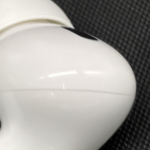 【中古】MagSafe充電ケース(USB-C)付きAirPods Pro(第2世代) MTJV3JA【秋葉原】