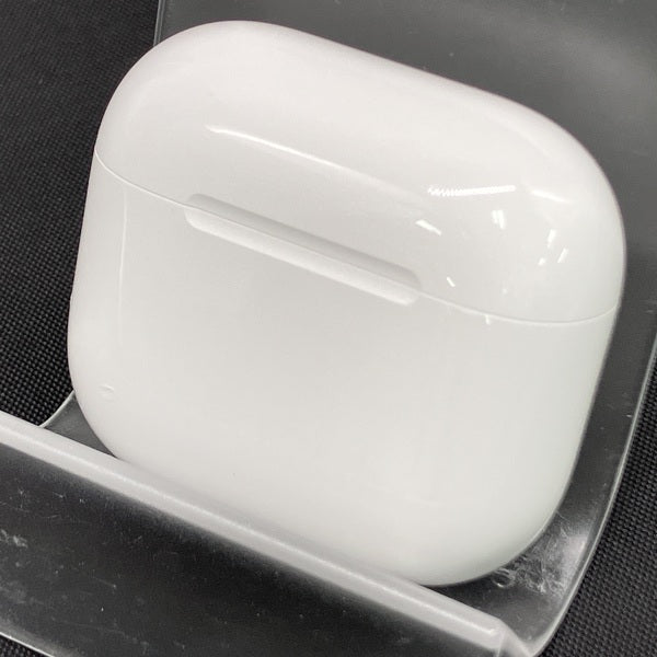 【中古】AirPods 4 MXP93J/A（アクティブノイズキャンセリング搭載）【秋葉原】