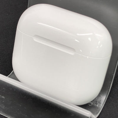 【中古】AirPods 4 MXP93J/A（アクティブノイズキャンセリング搭載）【秋葉原】