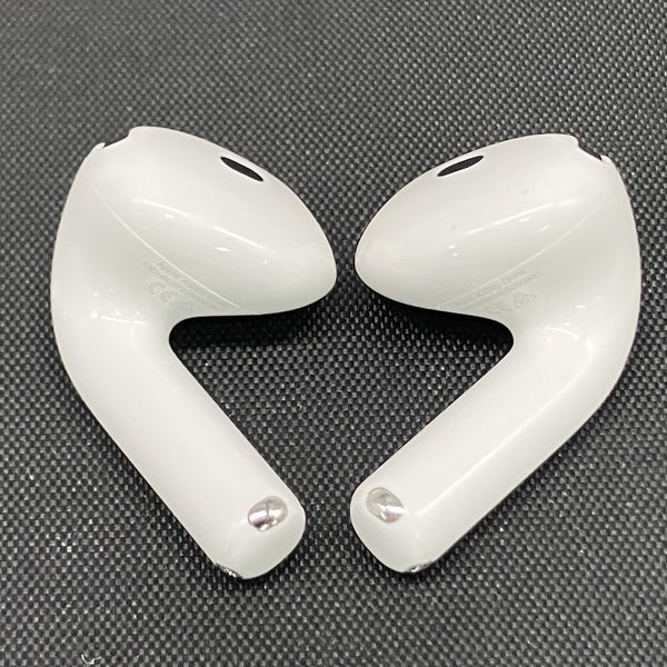【中古】AirPods 4 MXP93J/A（アクティブノイズキャンセリング搭載）【秋葉原】