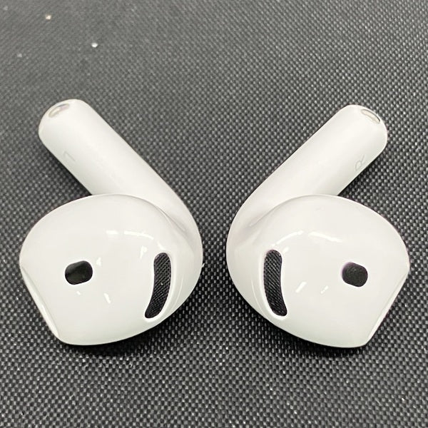 【中古】AirPods 4 MXP93J/A（アクティブノイズキャンセリング搭載）【秋葉原】