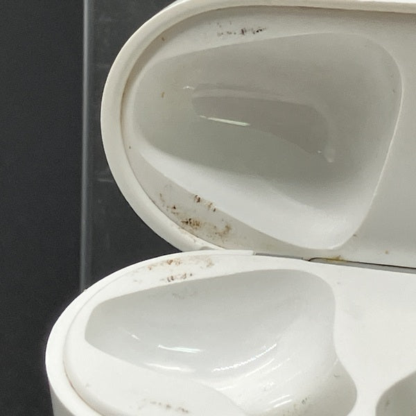 【中古】Wireless Charging Case for AirPods MR8U2J/A【日本橋】