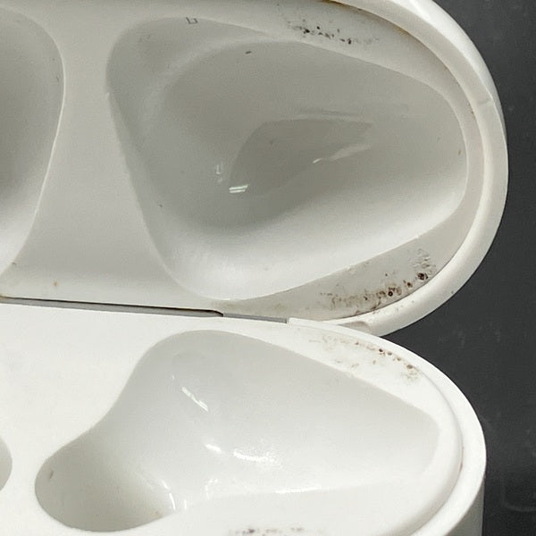 【中古】Wireless Charging Case for AirPods MR8U2J/A【日本橋】