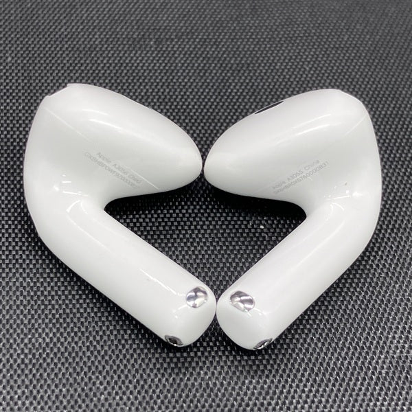 【中古】AirPods 4 MXP93J/A（アクティブノイズキャンセリング搭載）【秋葉原】