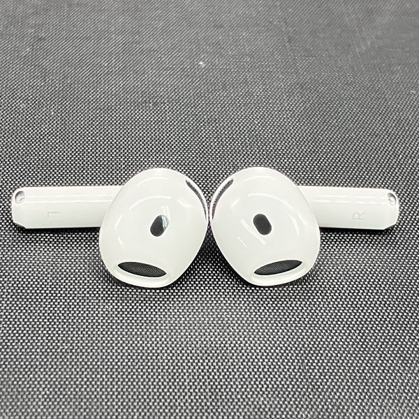 【中古】AirPods 4 MXP93J/A（アクティブノイズキャンセリング搭載）【秋葉原】