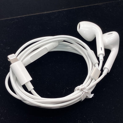 【中古】EarPods with Lightning Connector【秋葉原】