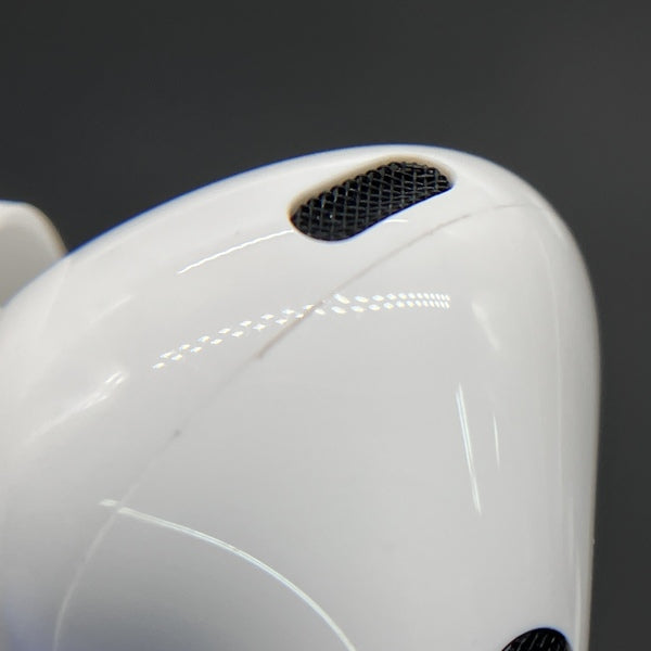 Apple 【中古】MagSafe充電ケース(USB-C)付きAirPods Pro(第2世代