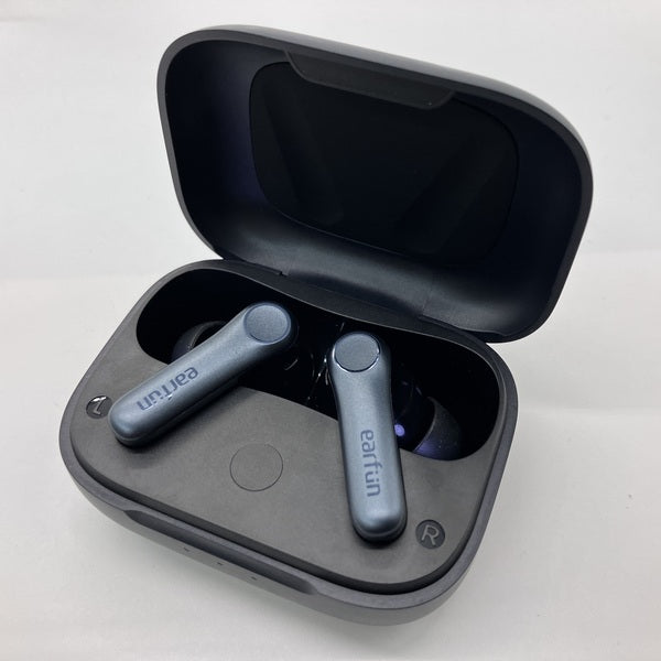 【中古】Air Pro 4 - Black【秋葉原】