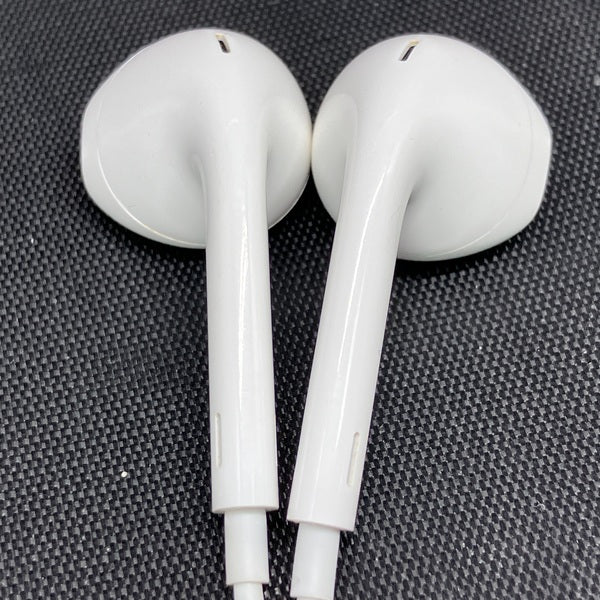 【中古】Apple EarPods with Remote and Mic【日本橋】