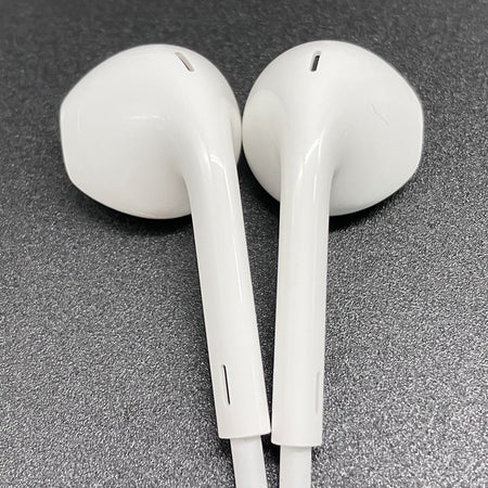 Apple Apple Earphones with Remote and M… iPod Apple純正イヤホンEarPods with Remote and Mic(3.5mm)iPhone本体