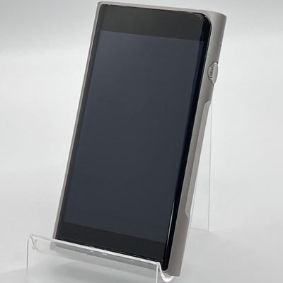 【中古】M6 PRO チタニウム【日本橋】