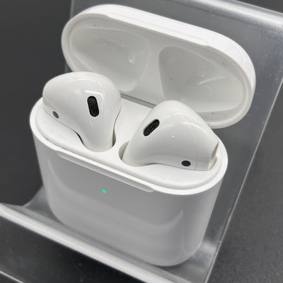 【中古】AirPods with Wireless Charging Case  MRXJ2J-A【秋葉原】