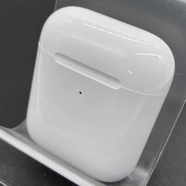 【中古】AirPods with Wireless Charging Case  MRXJ2J-A【秋葉原】