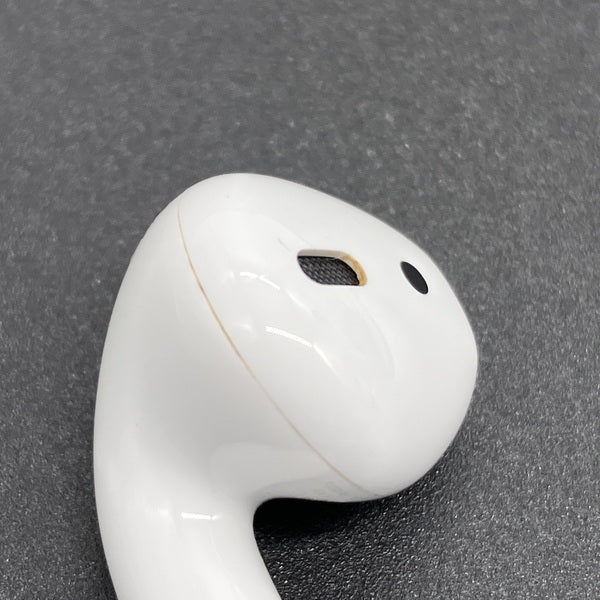 【中古】AirPods with Wireless Charging Case  MRXJ2J-A【秋葉原】