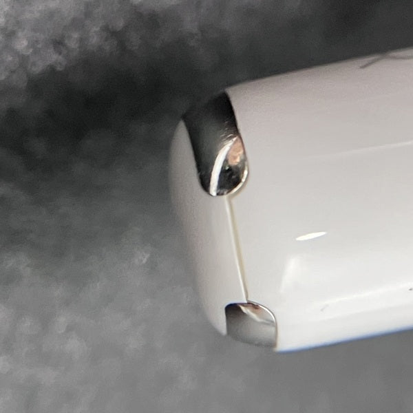 【中古】MagSafe充電ケース(USB-C)付きAirPods Pro(第2世代) MTJV3JA【秋葉原】